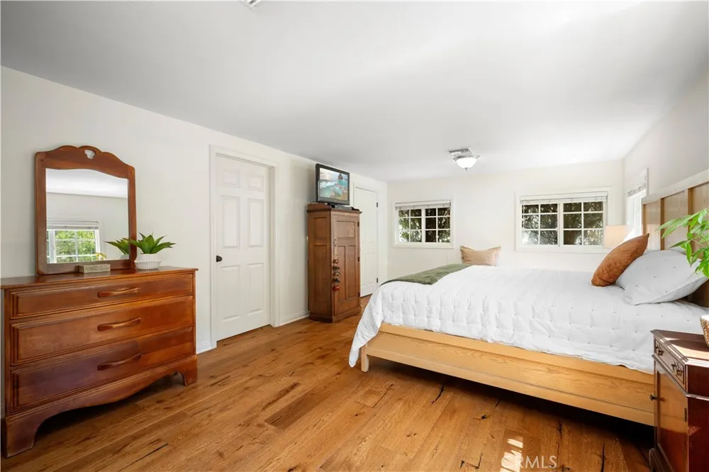 12101 Spring Trail Sylmar, CA 91342
