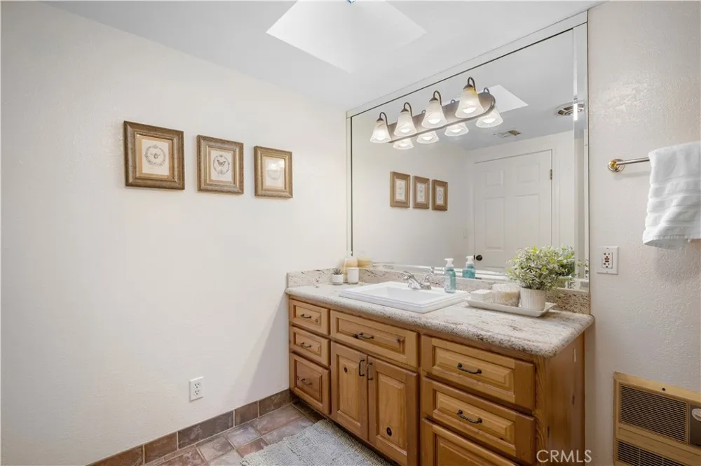 12101 Spring Trail Sylmar, CA 91342