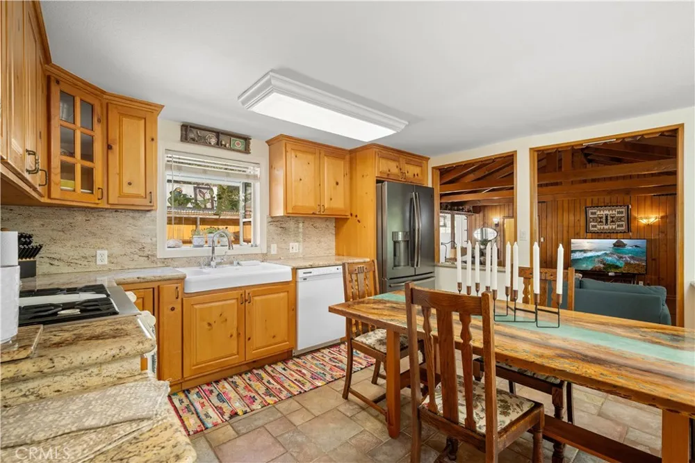 12101 Spring Trail Sylmar, CA 91342