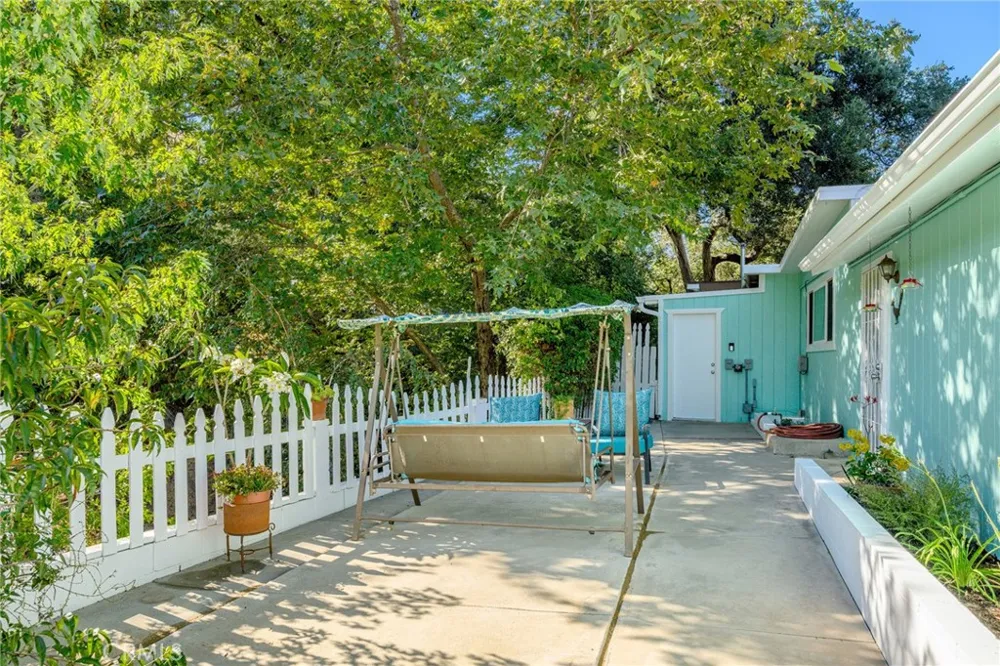 12101 Spring Trail Sylmar, CA 91342