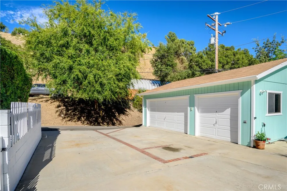 12101 Spring Trail Sylmar, CA 91342