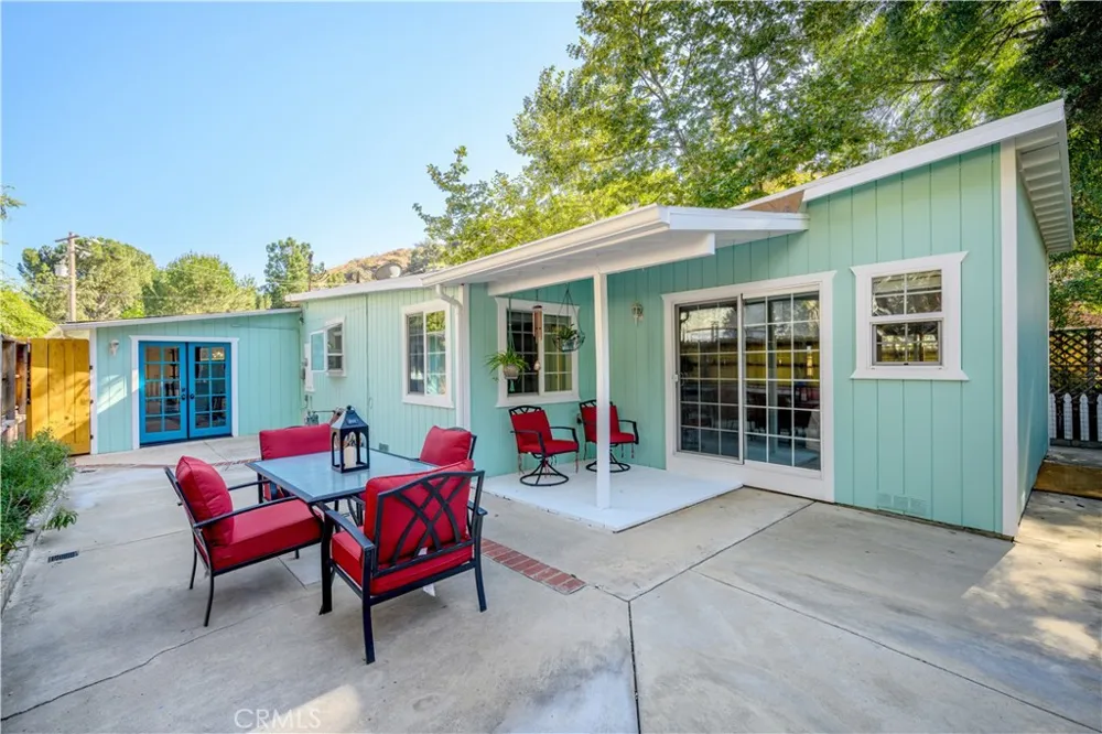 12101 Spring Trail Sylmar, CA 91342