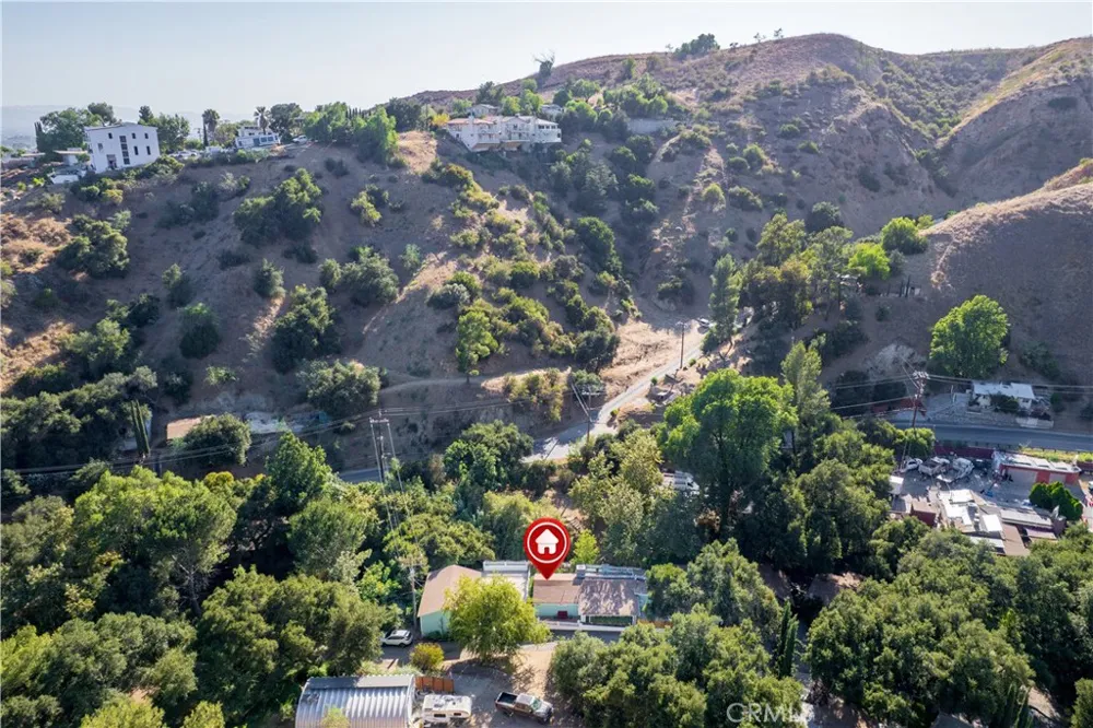 12101 Spring Trail Sylmar, CA 91342