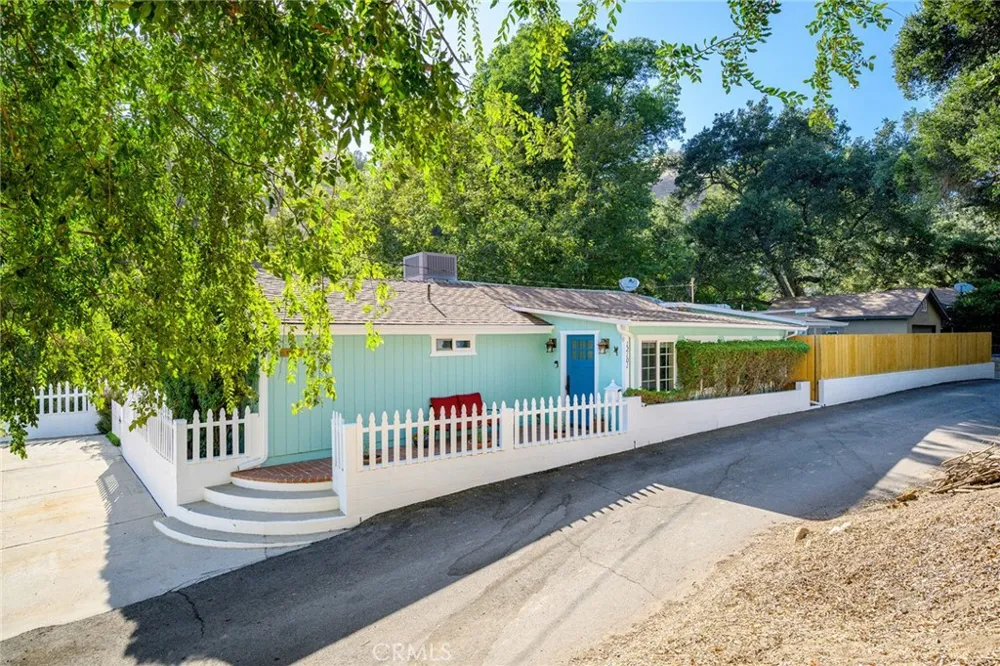 12101 Spring Trail Sylmar, CA 91342