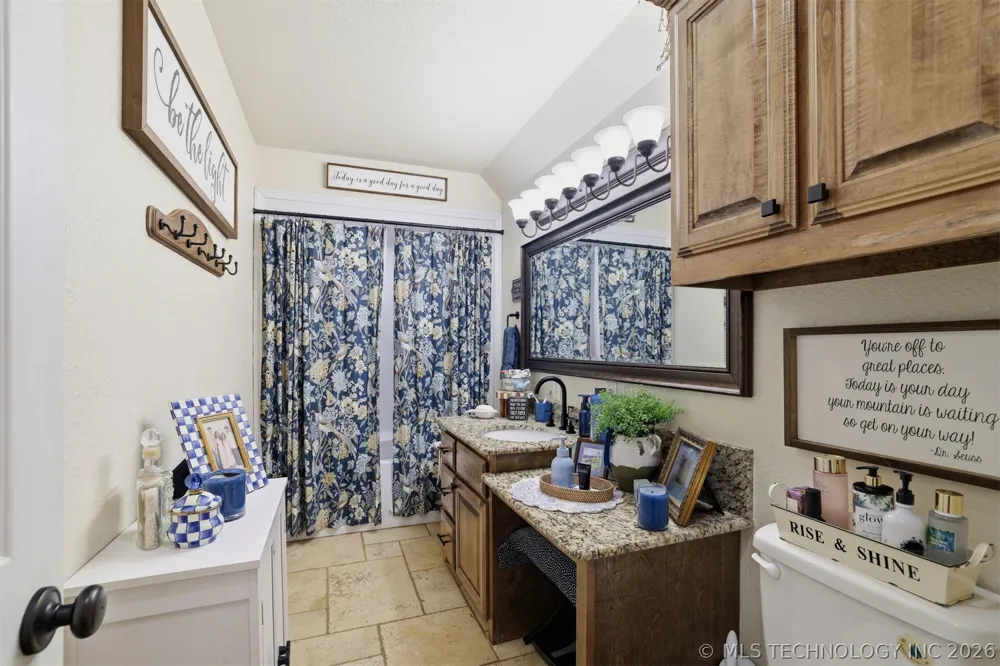 1093 W Boggy Depot Atoka, OK 74525