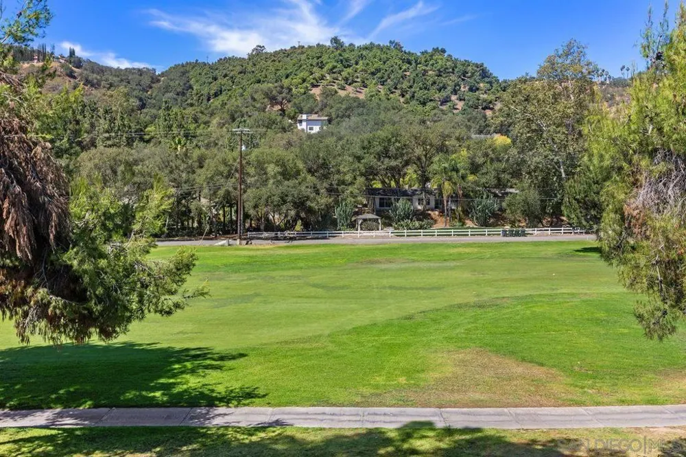4123 Oak Island Fallbrook, CA 92028