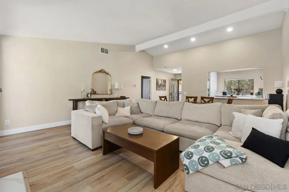 4123 Oak Island Fallbrook, CA 92028