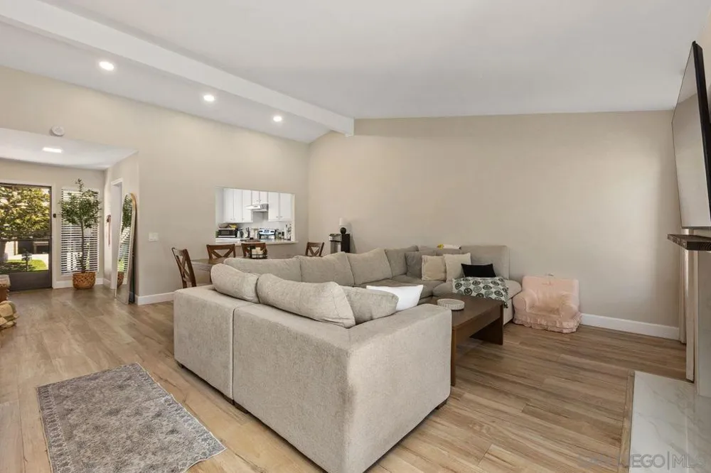 4123 Oak Island Fallbrook, CA 92028