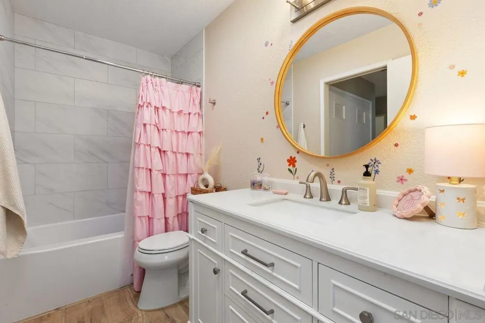 4123 Oak Island Fallbrook, CA 92028