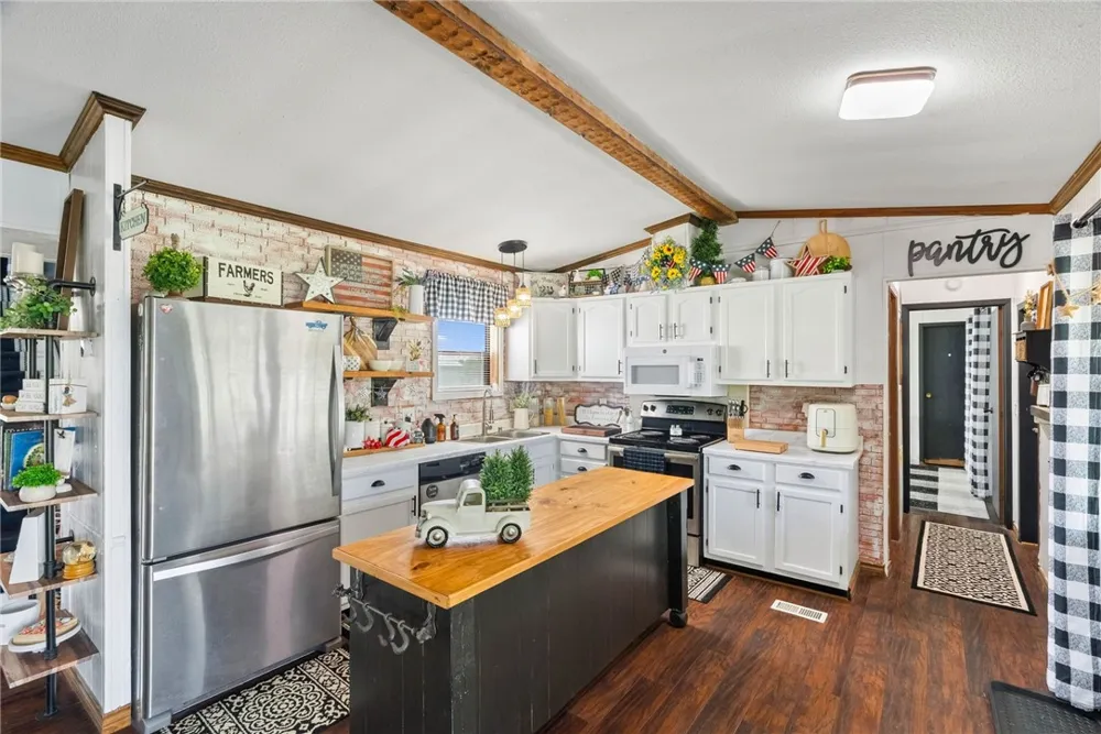 200 Baggs Trail Mathis, TX 78368