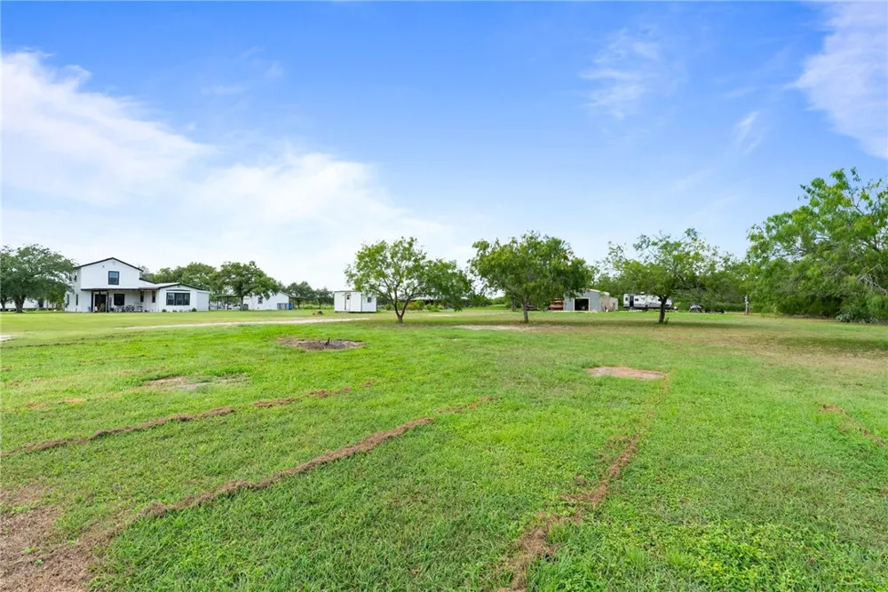 200 Baggs Trail Mathis, TX 78368
