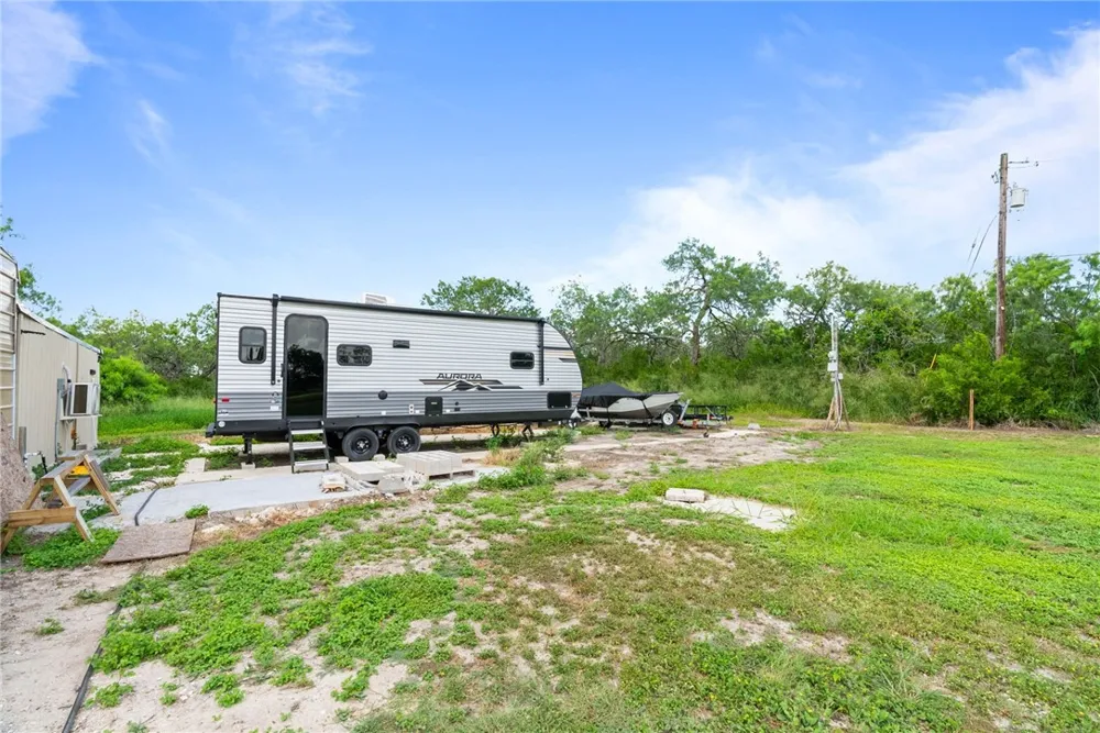 200 Baggs Trail Mathis, TX 78368