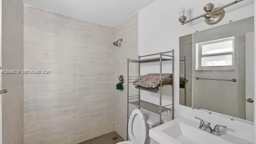 1010 NE 138th St North Miami, FL 33161