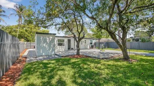 1010 NE 138th St North Miami, FL 33161