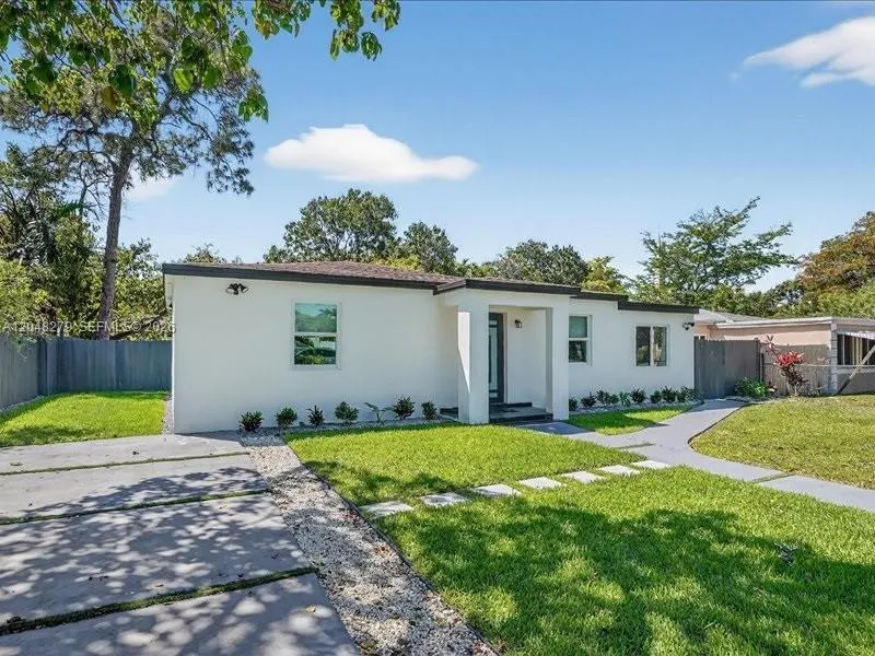 1010 NE 138th St North Miami, FL 33161