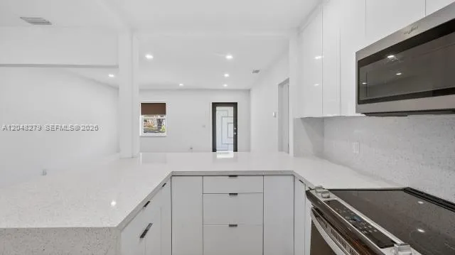1010 NE 138th St North Miami, FL 33161