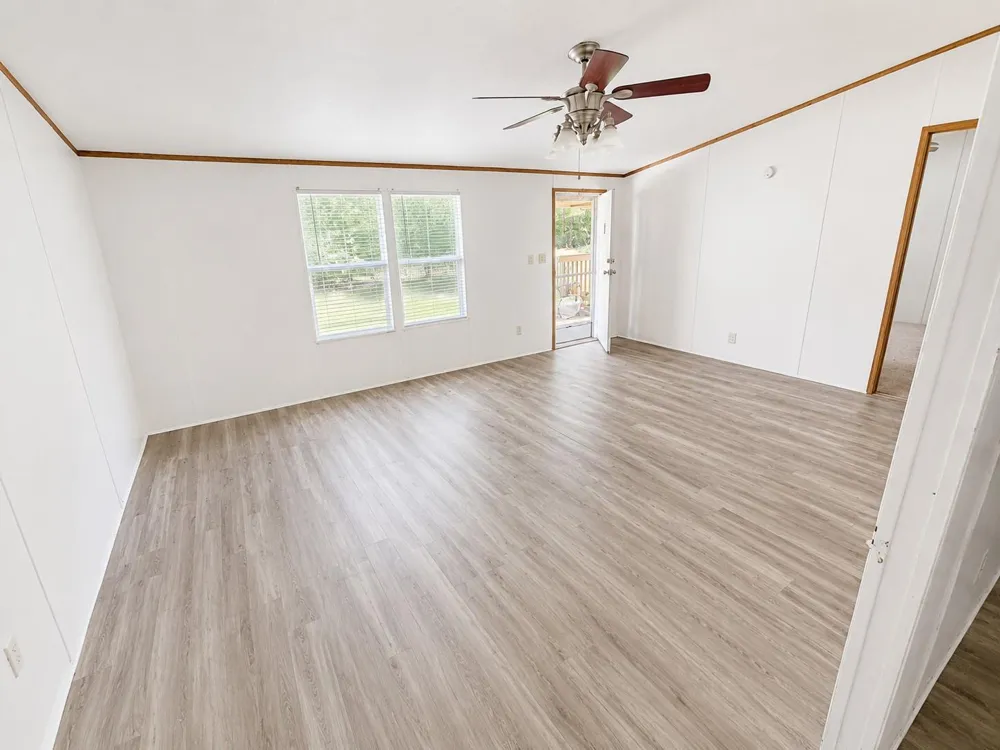 120 Acorn Livingston, TX 77351