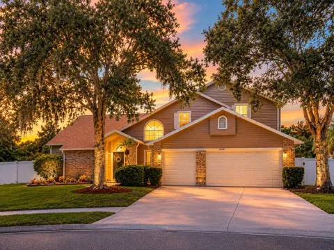 1004 MUIRFIELD COURT