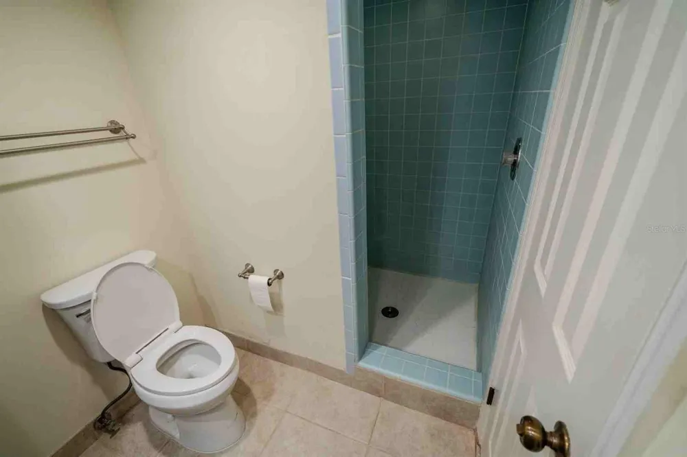 225 COUNTRY CLUB DRIVE #D142 Largo, FL 33771