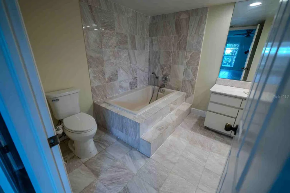225 COUNTRY CLUB DRIVE #D142 Largo, FL 33771