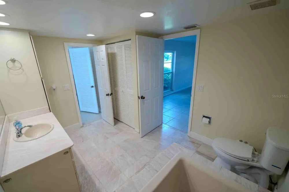 225 COUNTRY CLUB DRIVE #D142 Largo, FL 33771