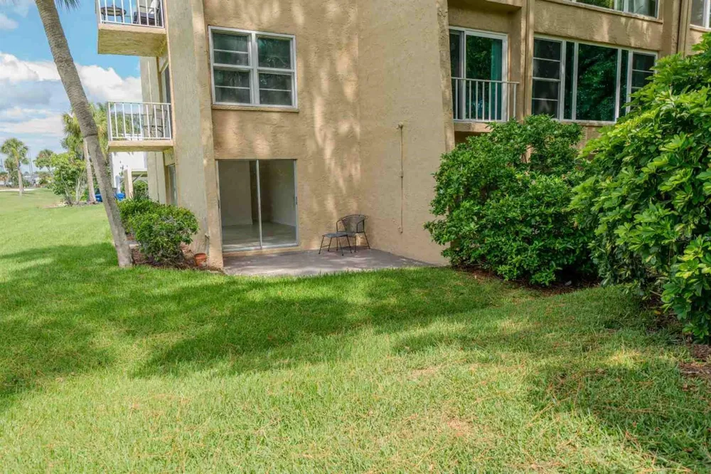 225 COUNTRY CLUB DRIVE #D142 Largo, FL 33771