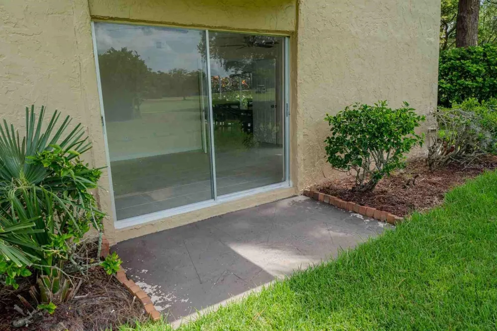225 COUNTRY CLUB DRIVE #D142 Largo, FL 33771