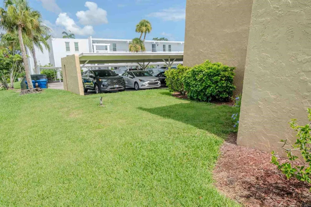 225 COUNTRY CLUB DRIVE #D142 Largo, FL 33771