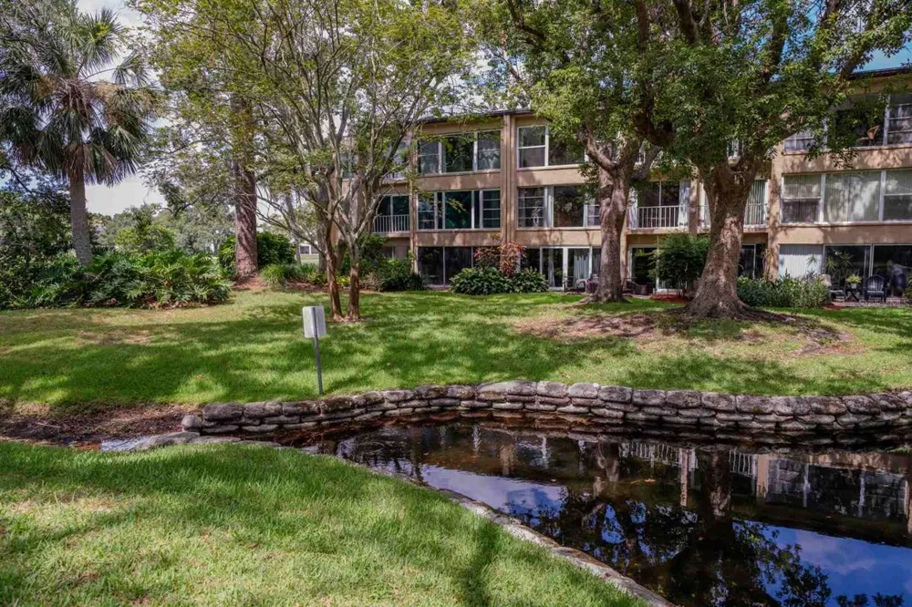 225 COUNTRY CLUB DRIVE #D142 Largo, FL 33771