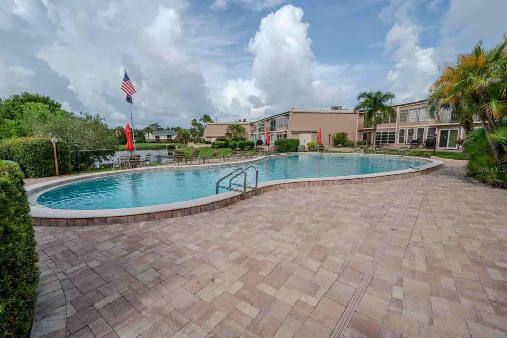 225 COUNTRY CLUB DRIVE #D142 Largo, FL 33771
