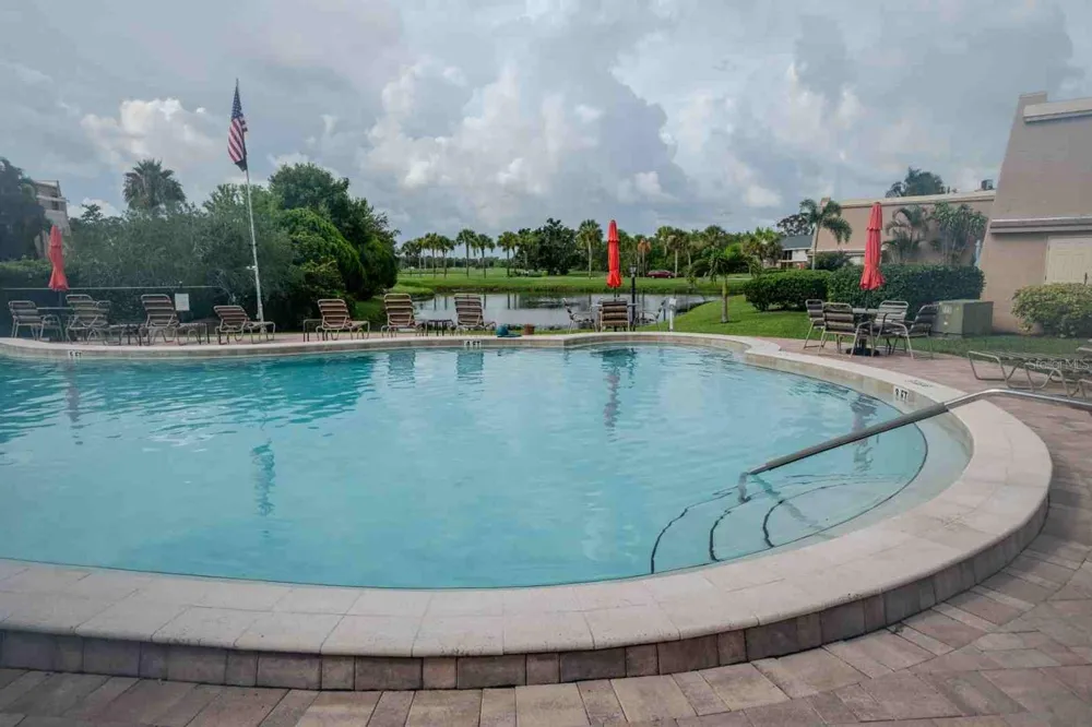 225 COUNTRY CLUB DRIVE #D142 Largo, FL 33771