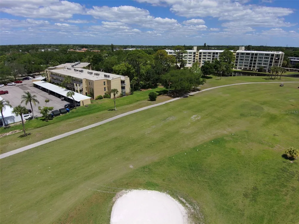 225 COUNTRY CLUB DRIVE #D142 Largo, FL 33771