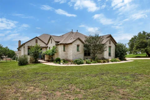 900 Hawthorne Loop