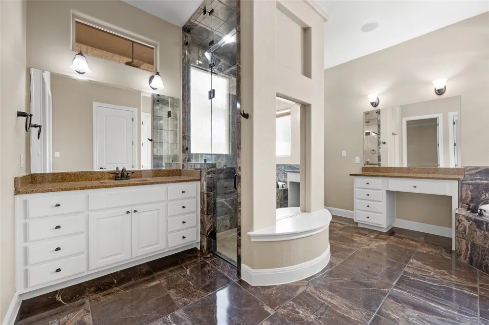 900 Hawthorne Loop Driftwood, TX 78619