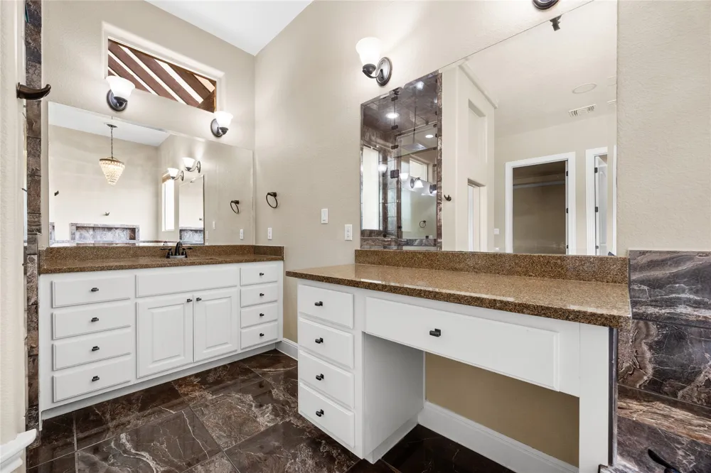 900 Hawthorne Loop Driftwood, TX 78619
