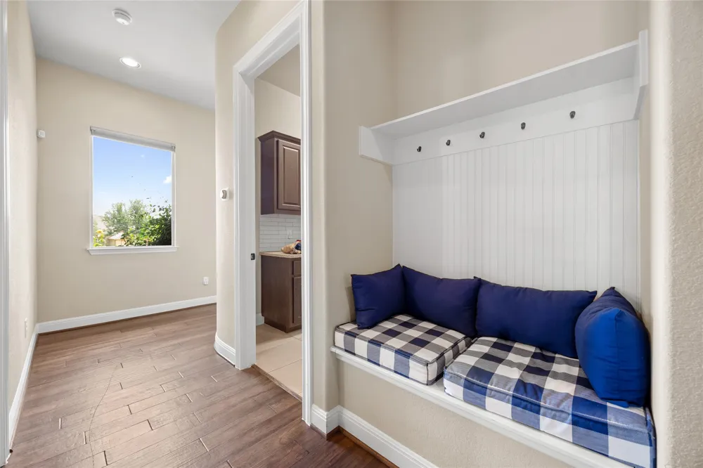 900 Hawthorne Loop Driftwood, TX 78619