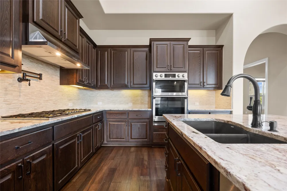 900 Hawthorne Loop Driftwood, TX 78619
