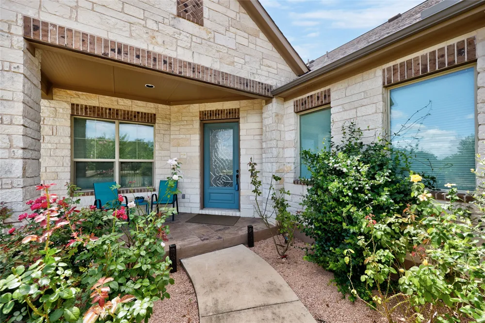900 Hawthorne Loop Driftwood, TX 78619