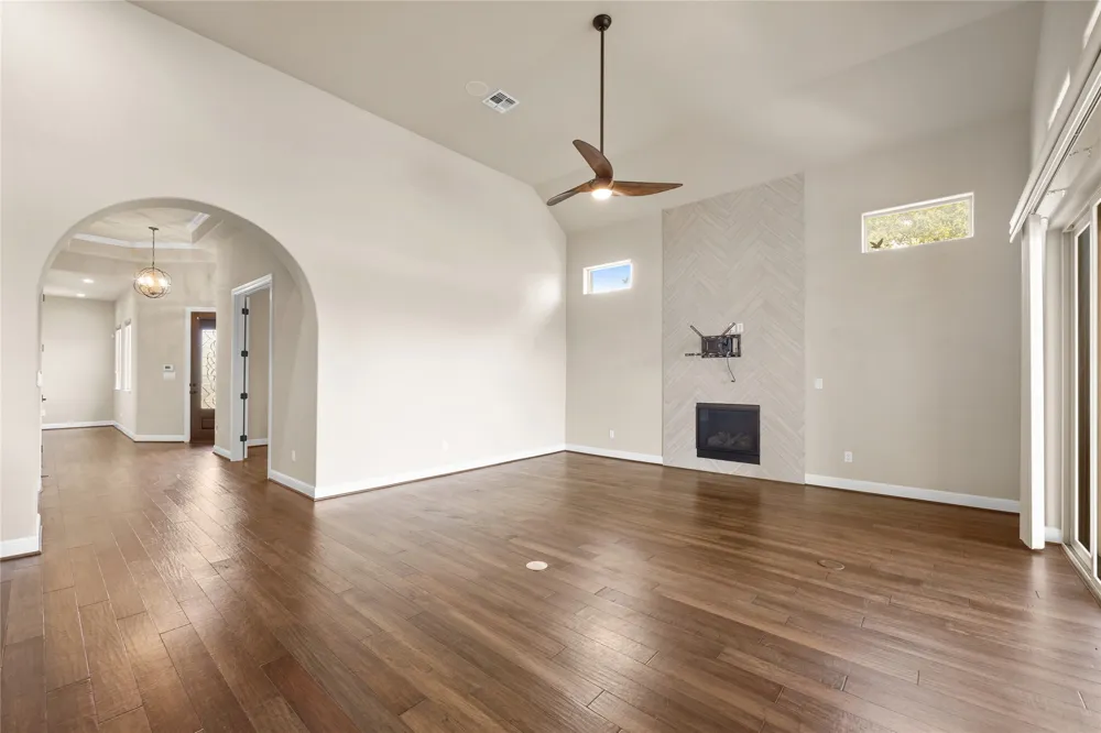 900 Hawthorne Loop Driftwood, TX 78619