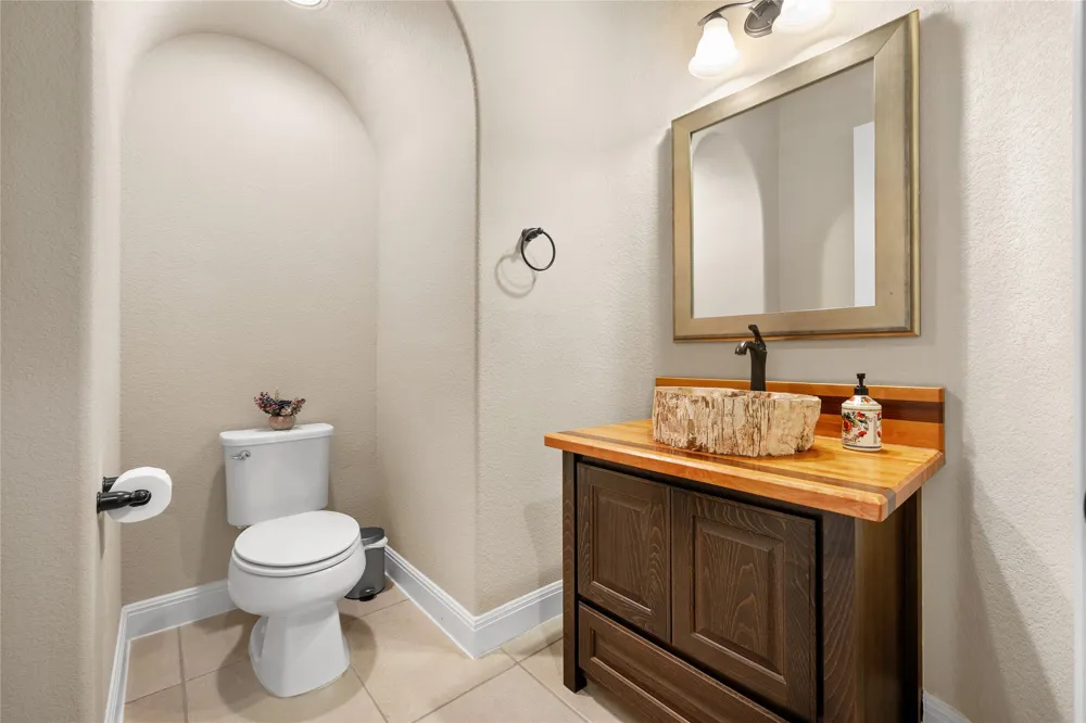 900 Hawthorne Loop Driftwood, TX 78619