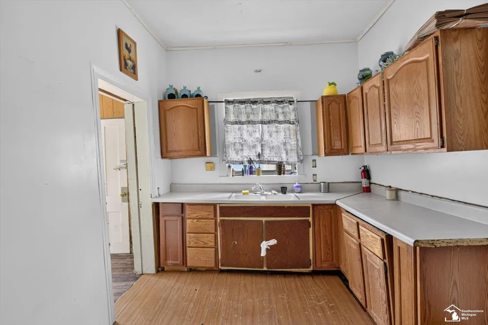 503 Dennis Street Adrian City, MI 49221