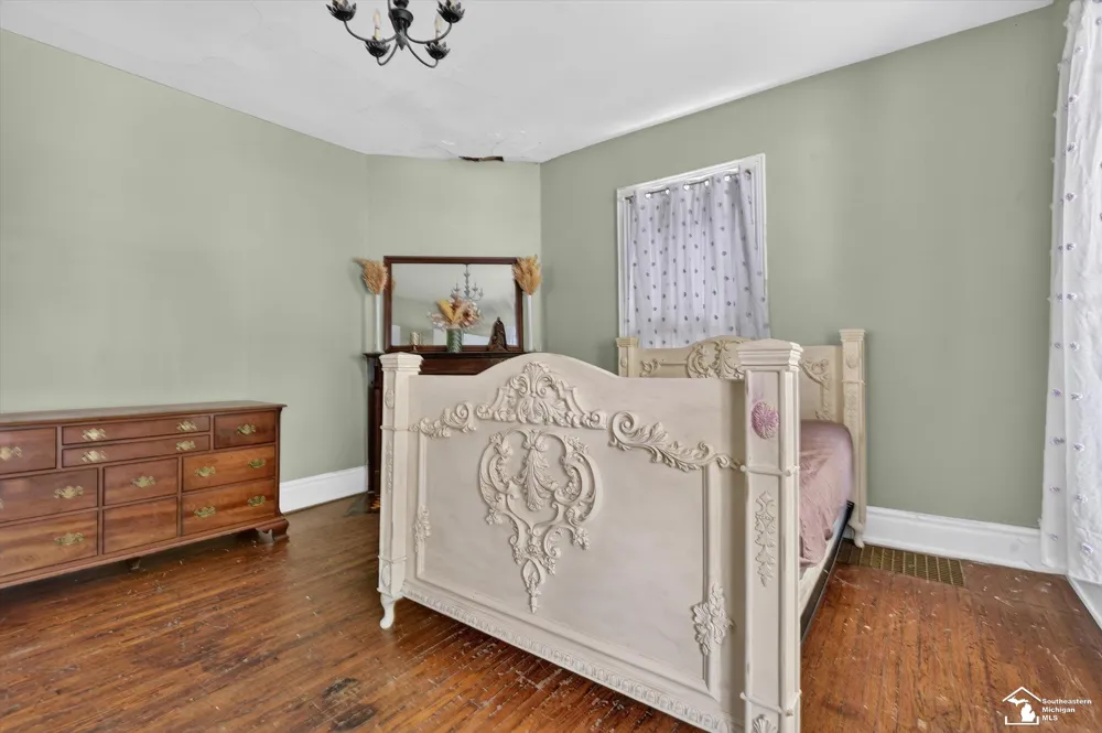 503 Dennis Street Adrian City, MI 49221