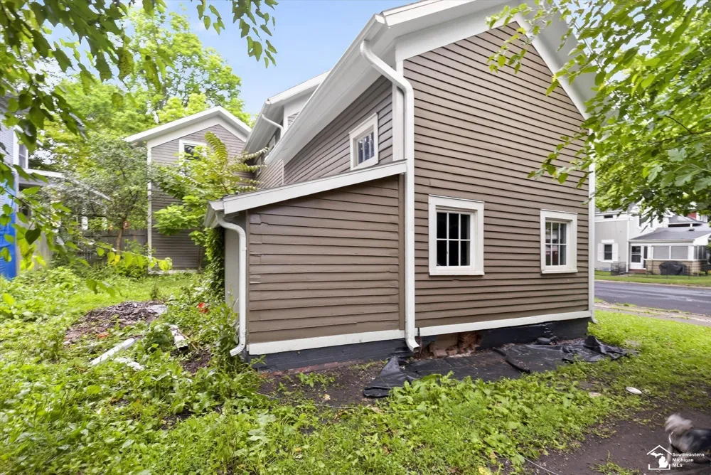503 Dennis Street Adrian City, MI 49221