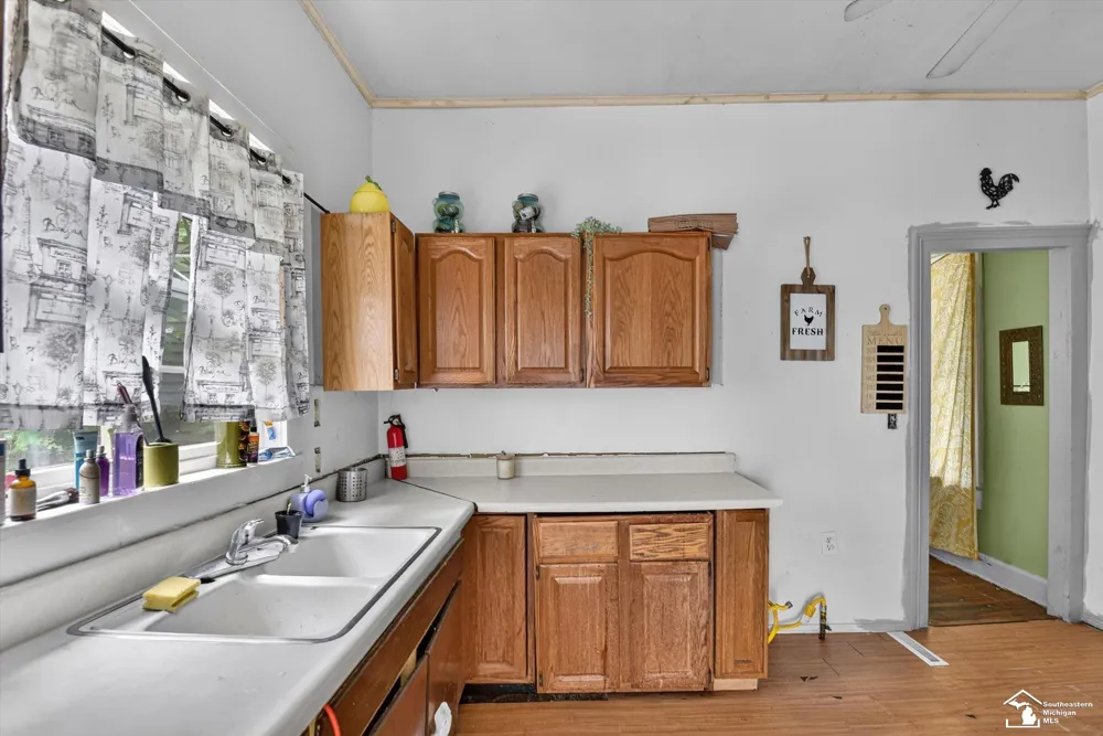 503 Dennis Street Adrian City, MI 49221
