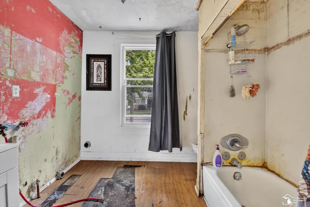 503 Dennis Street Adrian City, MI 49221