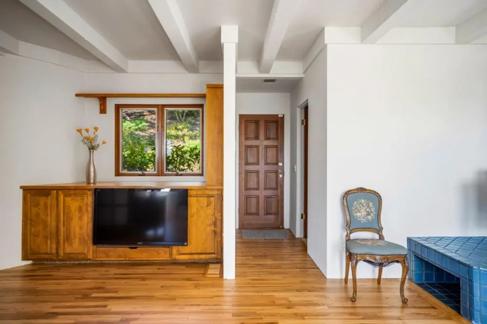 23 Mentone Road Carmel, CA 93923