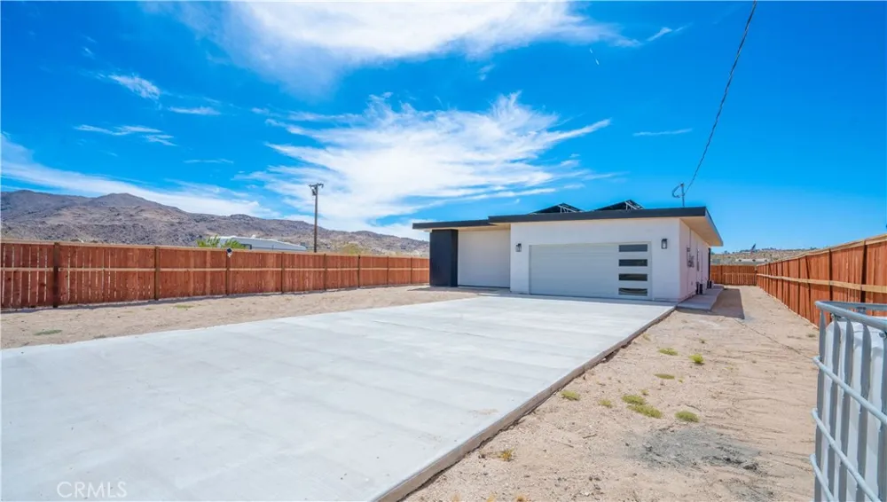 6586 Lupine 29 Palms, CA 92277