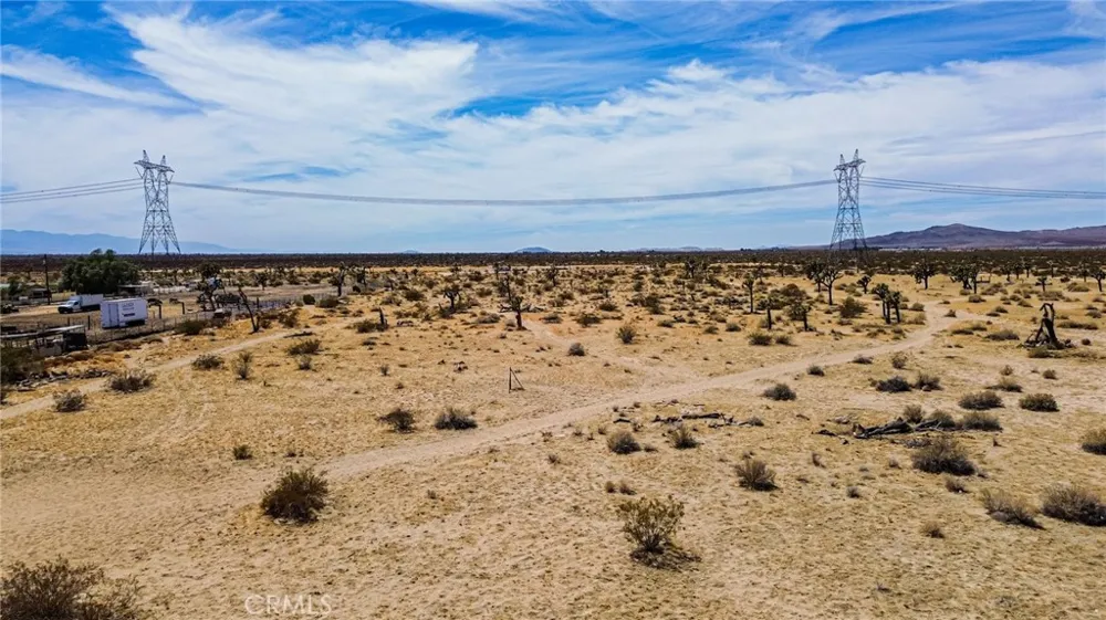 9690 Barcelona Avenue Adelanto, CA 92301