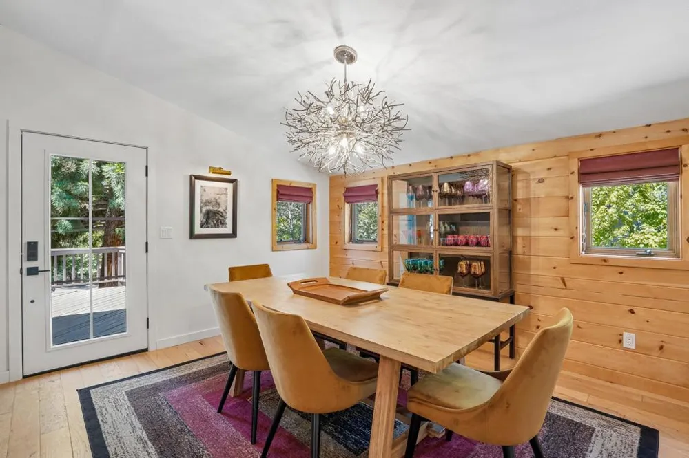 55180 Dickenson Road Idyllwild, CA 92549
