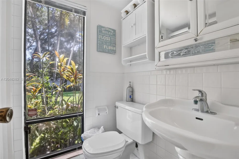 12104 Landing Way Cooper City, FL 33026